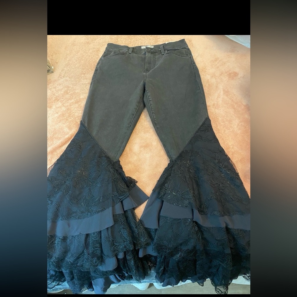 We The Free Mystic High Rise Lace Flare Jean. Size 29 - Picture 5 of 8